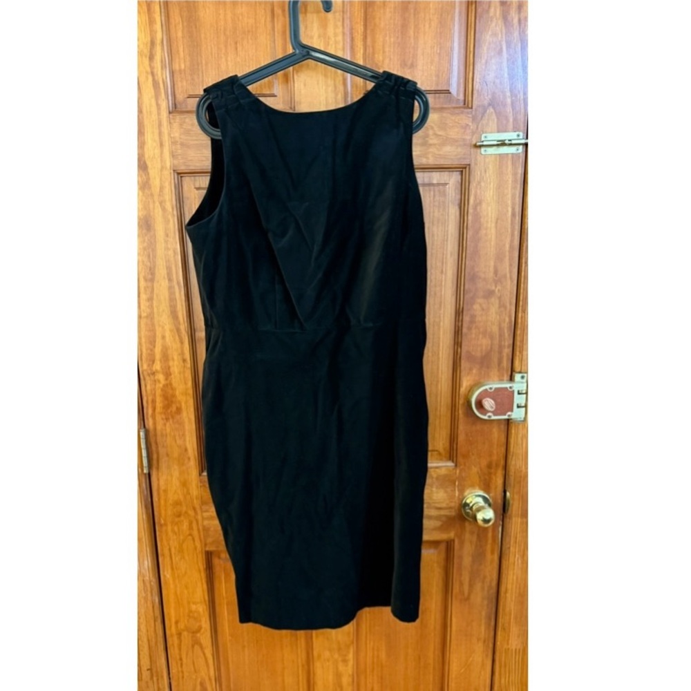 Elegant Black Sleeveless Dress
